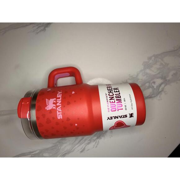 Stanley 20oz H2.0 Flowstate Quencher Tumbler - Ruby Hearts - Picture 5 of 6
